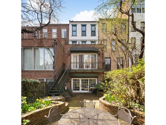 Exterior, Facade, Brick Facade, Rowhouse