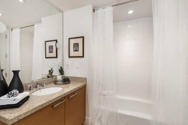 Bathroom, Interior, Recessed Lighting