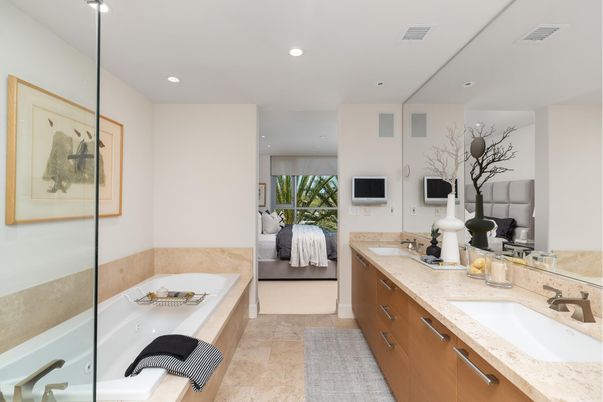 Bathroom, Dual Sink Vanities, Interior, Recessed Lighting