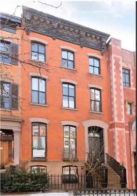 Exterior, Facade, Rowhouse