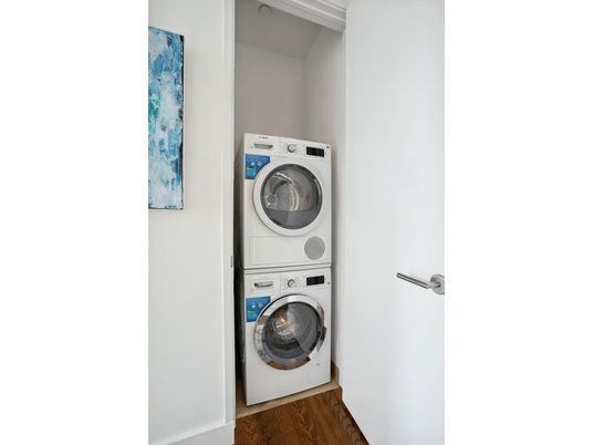 Interior, Utility Closets, Washer, Wood Texture Flooring