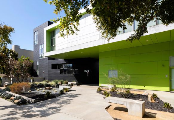 Exterior, Facade, Modern