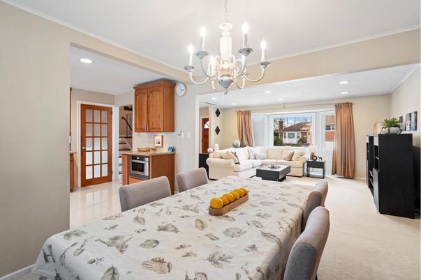 Chandelier, Dining room, Interior, Kitchen, Living room, Recessed Lighting