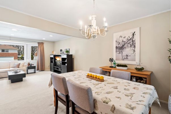 Chandelier, Dining room, Interior, Living room, Recessed Lighting