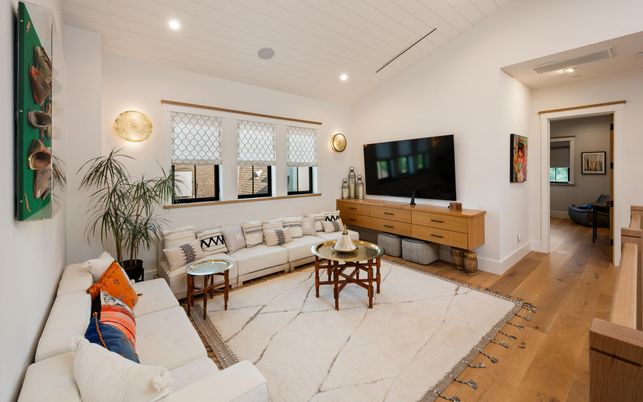 Interior, Living room, Recessed Lighting, Wood Texture Flooring