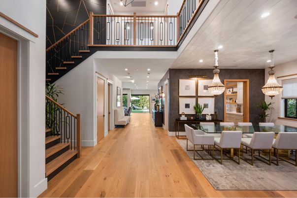 Chandelier, Dining room, Interior, Recessed Lighting, Wood Texture Flooring