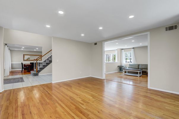 Interior, Recessed Lighting, Wood Texture Flooring