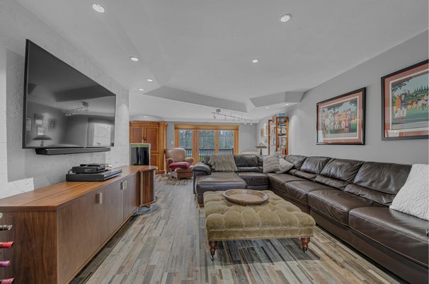 Interior, Living room, Recessed Lighting, Wood Texture Flooring