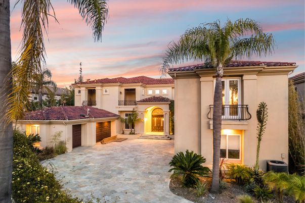 Attached, Exterior, Facade, Mediterranean