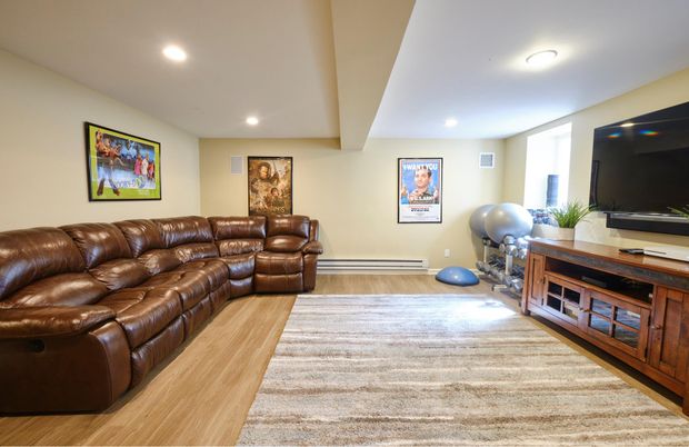Interior, Living room, Recessed Lighting, Wood Texture Flooring