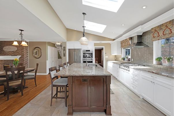 Dining room, Interior, Kitchen, Pendant Lights, Recessed Lighting, Stainless Steel Appliances, Stone Walls, Wood Texture Flooring