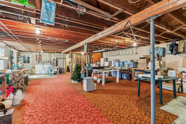 Interior, Washer, Wooden Beams