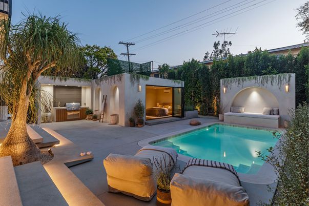 Exterior, Pool