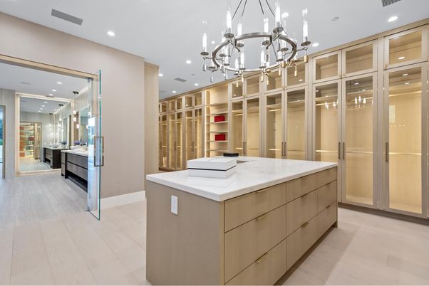 Chandelier, Interior, Pendant Lights, Recessed Lighting, Walk-in Closets, Wood Texture Flooring