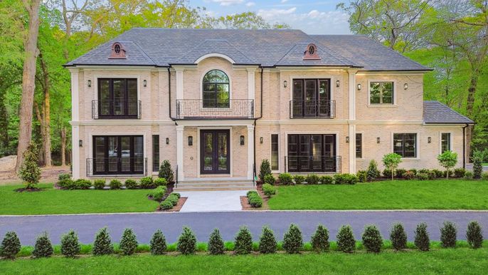 Exterior, Facade, French Provincial