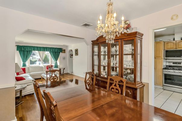 Chandelier, Dining room, Interior, Kitchen, Wood Texture Flooring