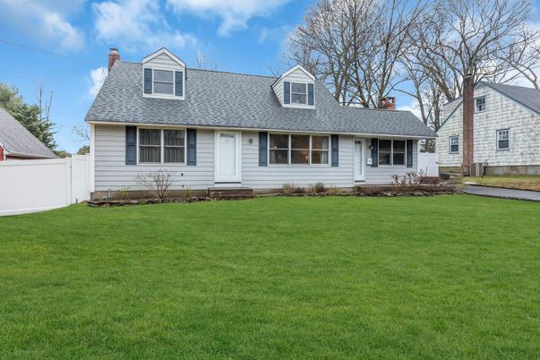 Exterior, Facade, Cape Cod