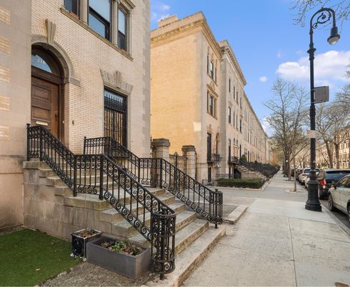 Exterior, Facade, Brick Facade, Rowhouse