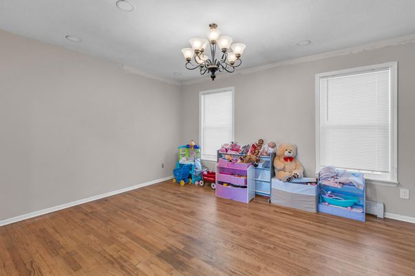 Chandelier, Empty room, Interior, Wood Texture Flooring