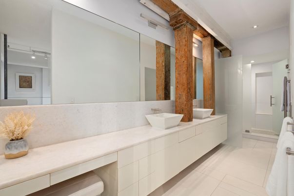 Bathroom, Dual Sink Vanities, Interior, Recessed Lighting