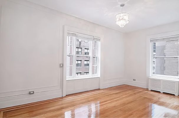 Chandelier, Empty room, Interior, Pendant Lights, Wood Texture Flooring