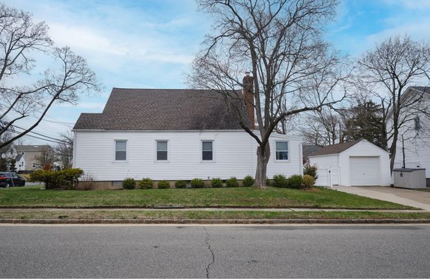 Detached Garage, Exterior, Facade, Cape Cod