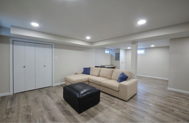 Interior, Living room, Recessed Lighting, Wood Texture Flooring
