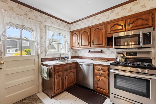 Interior, Kitchen, Stainless Steel Appliances