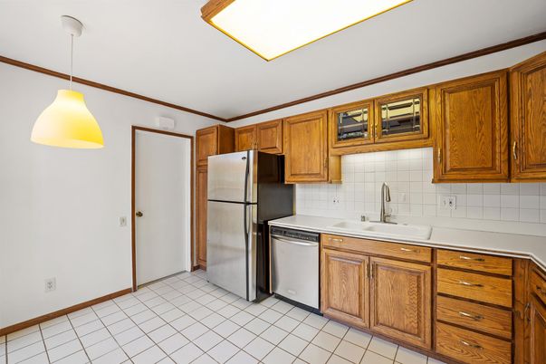 Interior, Kitchen, Pendant Lights, Stainless Steel Appliances