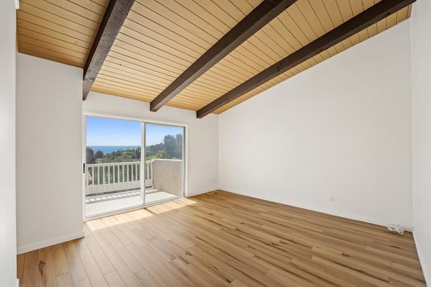 Empty room, Interior, Wooden Beams, Wood Texture Flooring