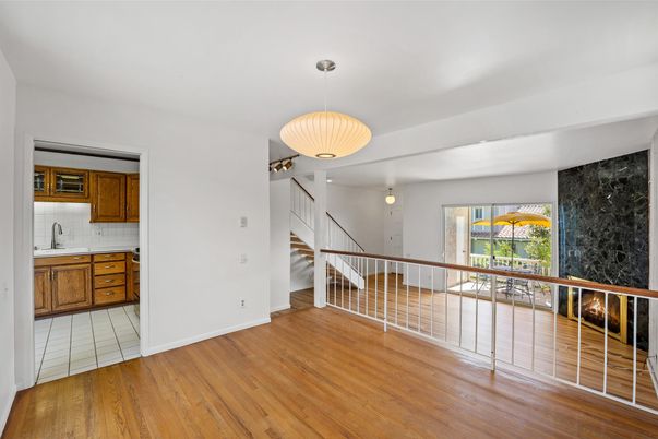 Interior, Pendant Lights, Wood Texture Flooring