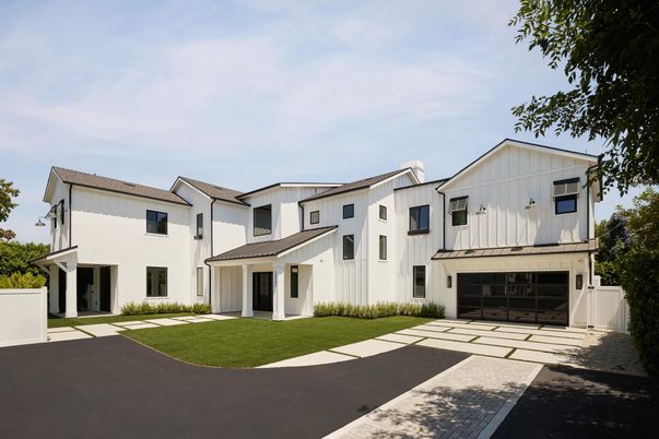 Attached, Exterior, Facade, Farmhouse