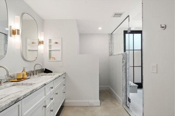 Bathroom, Dual Sink Vanities, Interior, Recessed Lighting