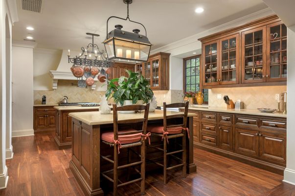 Chandelier, Dining room, Interior, Kitchen, Pendant Lights, Recessed Lighting, Wood Texture Flooring