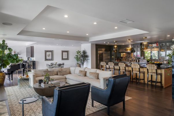 Interior, Living room, Pendant Lights, Piano, Recessed Lighting, Wood Texture Flooring