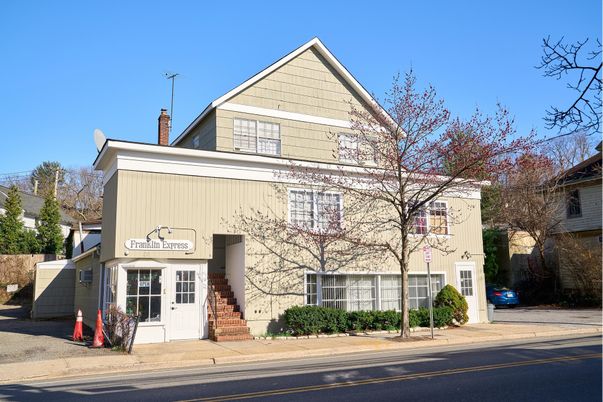 Exterior, Facade, Farmhouse