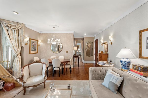 Chandelier, Dining room, Interior, Recessed Lighting, Wood Texture Flooring