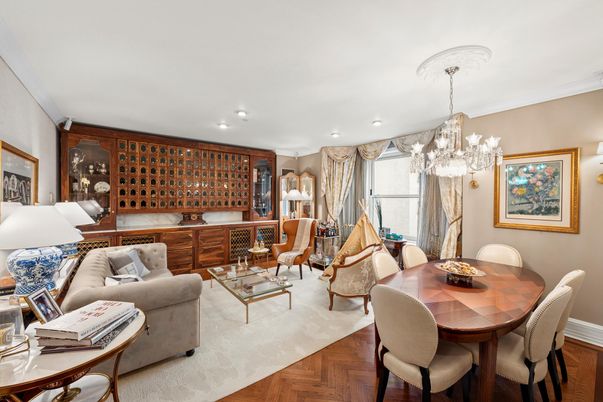 Chandelier, Dining room, Interior, Living room, Recessed Lighting, Wood Texture Flooring