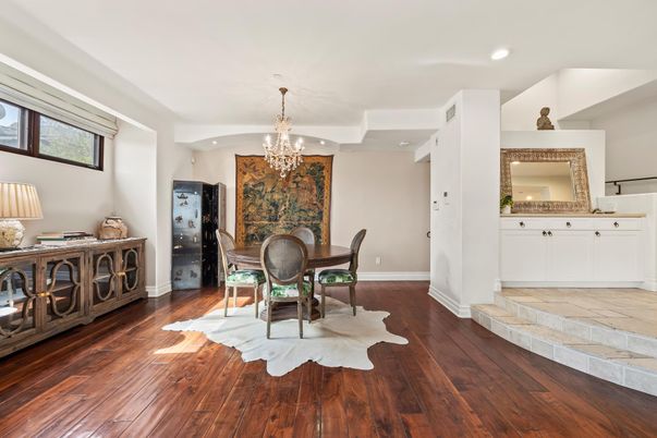 Chandelier, Dining room, Interior, Recessed Lighting, Wood Texture Flooring