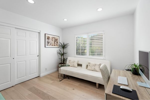 Home Office, Interior, Recessed Lighting, Wood Texture Flooring