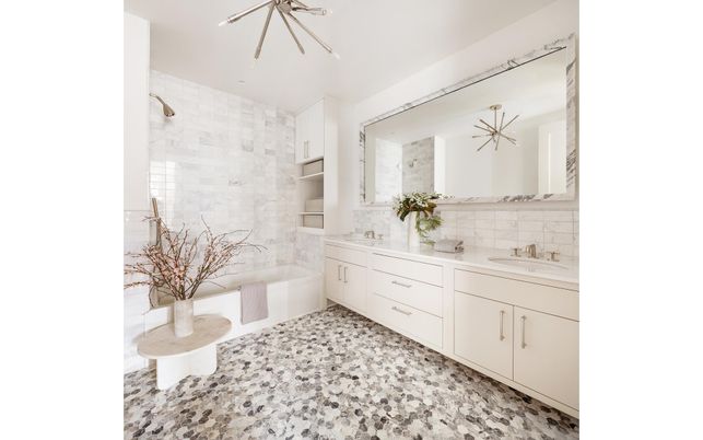 Bathroom, Dual Sink Vanities, Interior