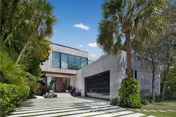 Attached, Backyard, Exterior, Facade, Modern