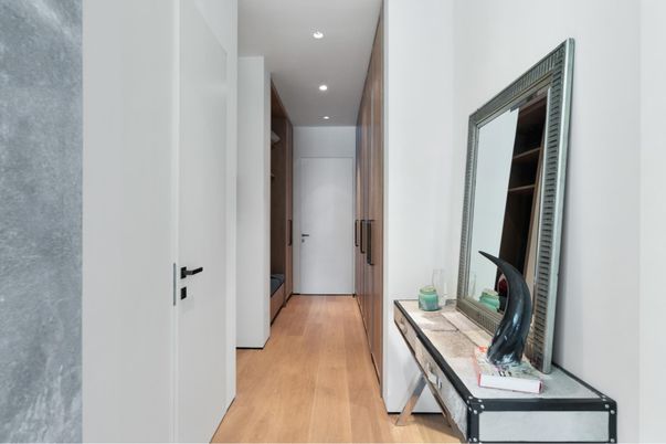Interior, Recessed Lighting, Wood Texture Flooring