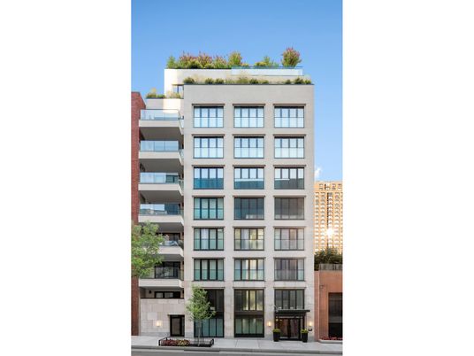 Exterior, Facade, Highrise