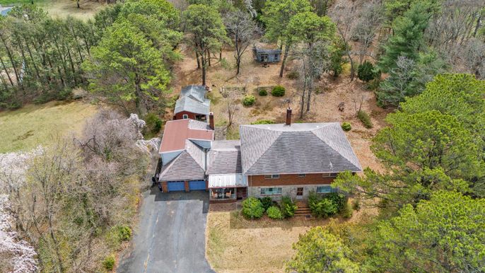 Exterior, Drone