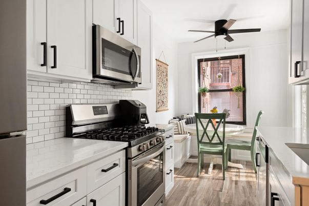 Dining room, Interior, Kitchen, Stainless Steel Appliances, Wood Texture Flooring