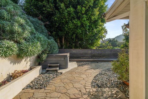 Exterior, Hot Tub