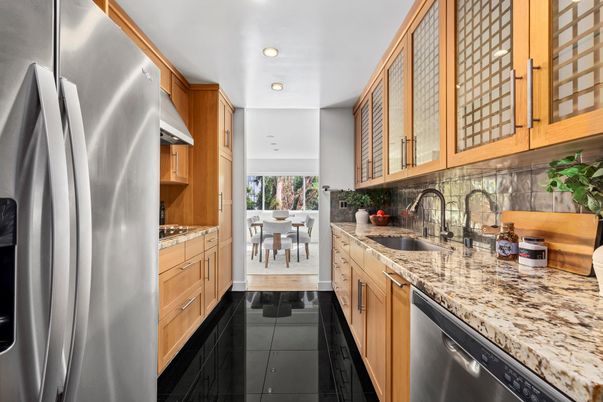Dining room, Interior, Kitchen, Recessed Lighting, Stainless Steel Appliances