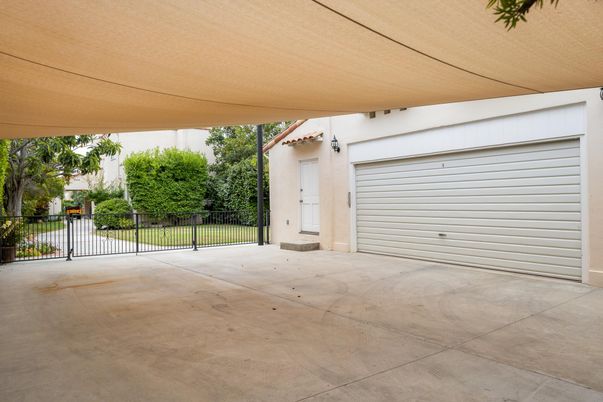 Detached Garage, Exterior