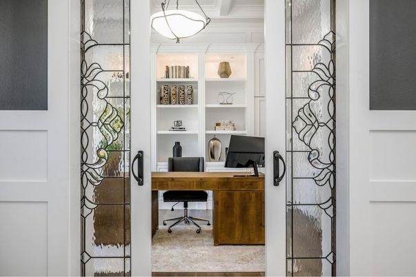 Home Office, Interior